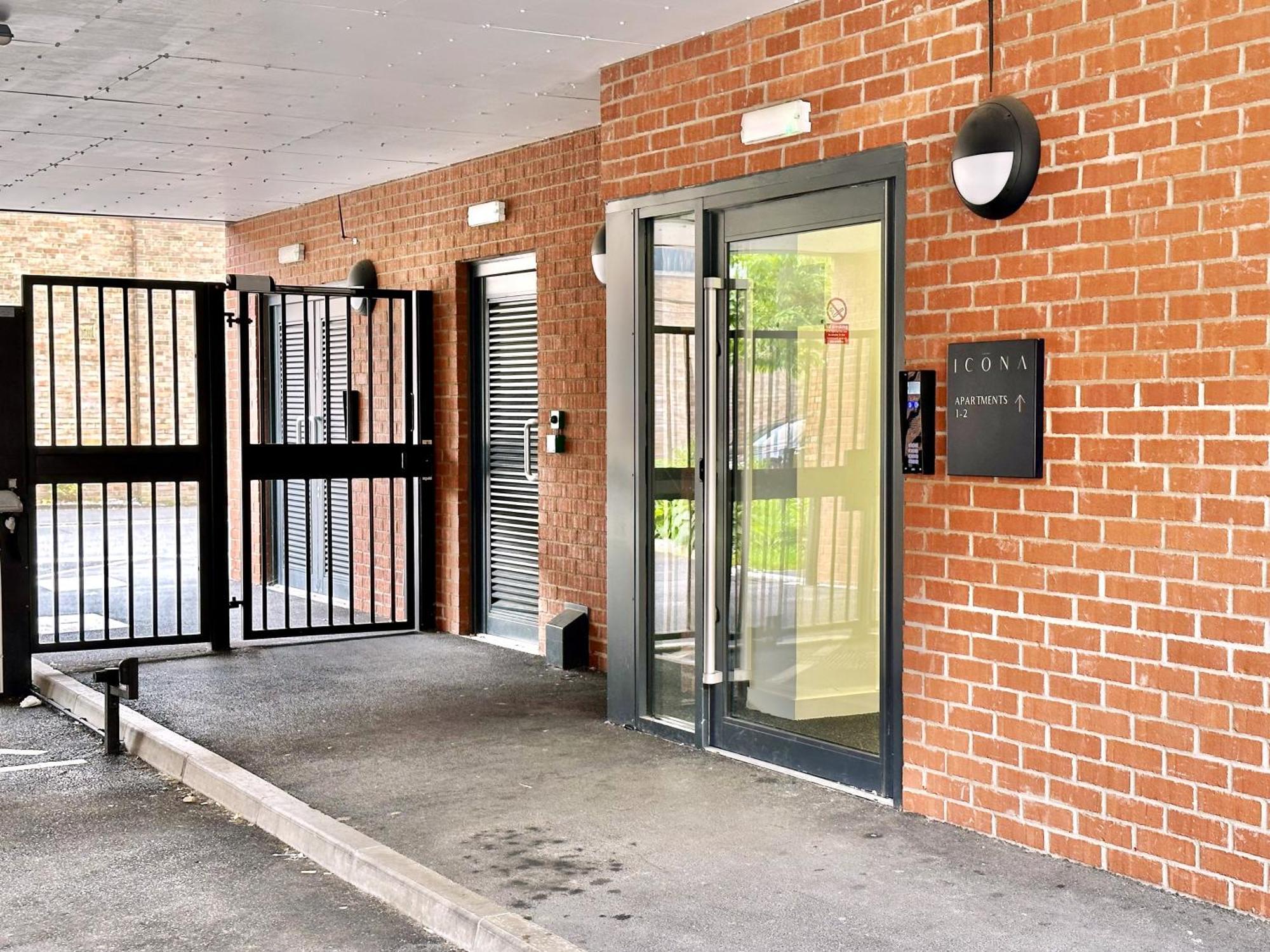 Icona Luxury Apartment With Minster Views & Allocated Parking ヨーク エクステリア 写真